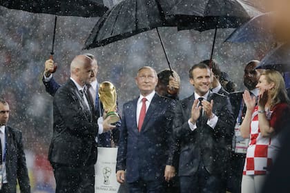 La premiación del Mundial de Rusia 2018, bajo la lluvia