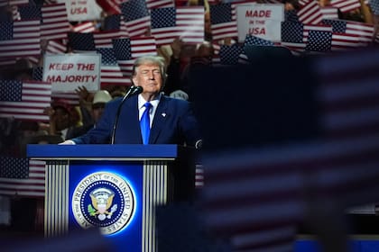 El presidente Donald Trump pronuncia un discurso en la convención republicana para las elecciones de medio término, el 9 de septiembre de 2026, en Dallas. 